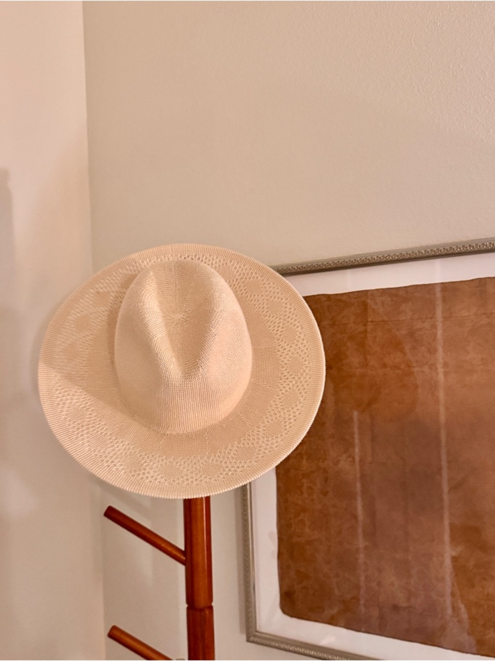 NWT Evie Mesh Packable Hat in Cream